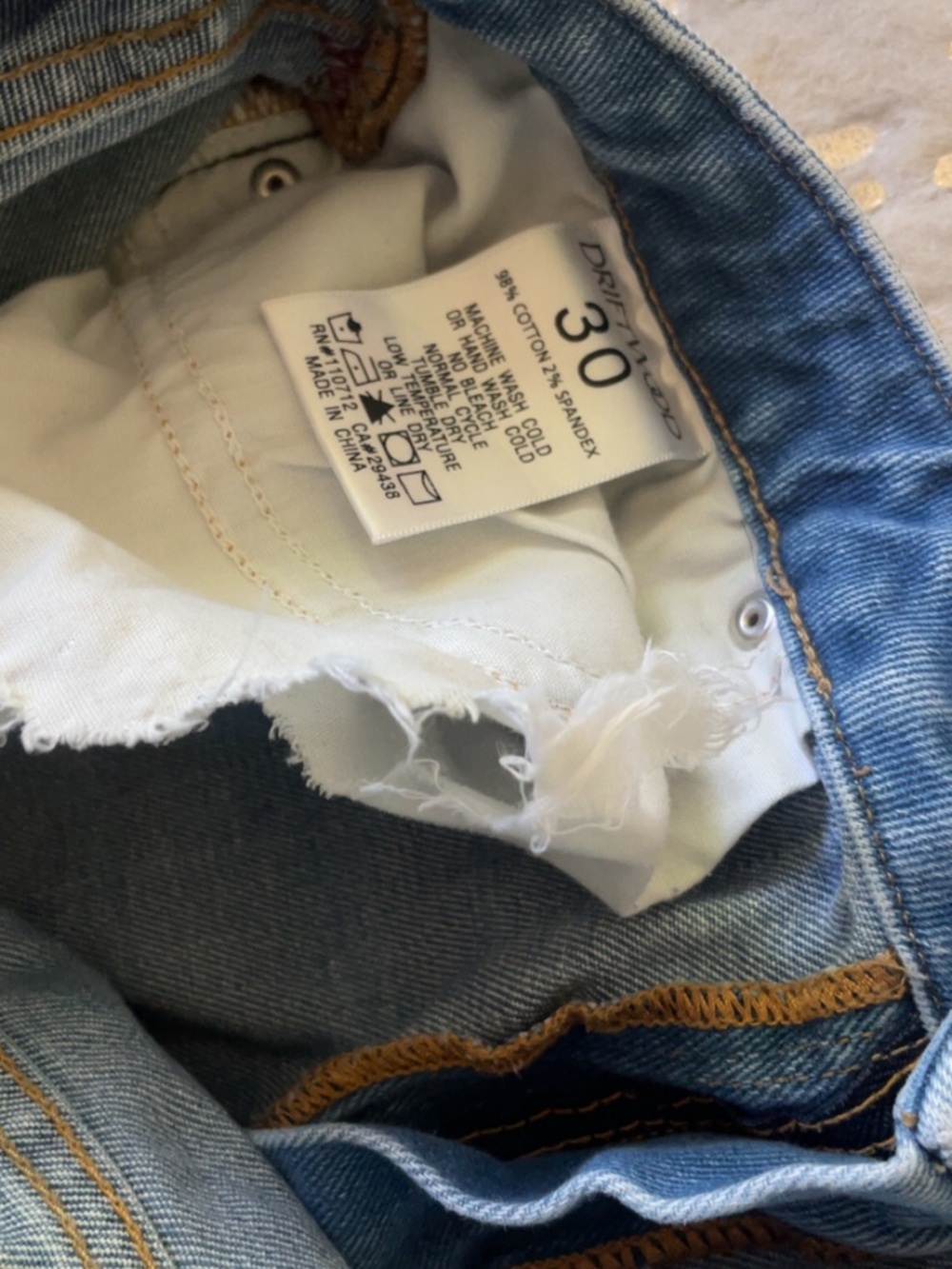 DRIFTWOOD Embroidered Lulu Denim Shorts 30 - Picture 7 of 7